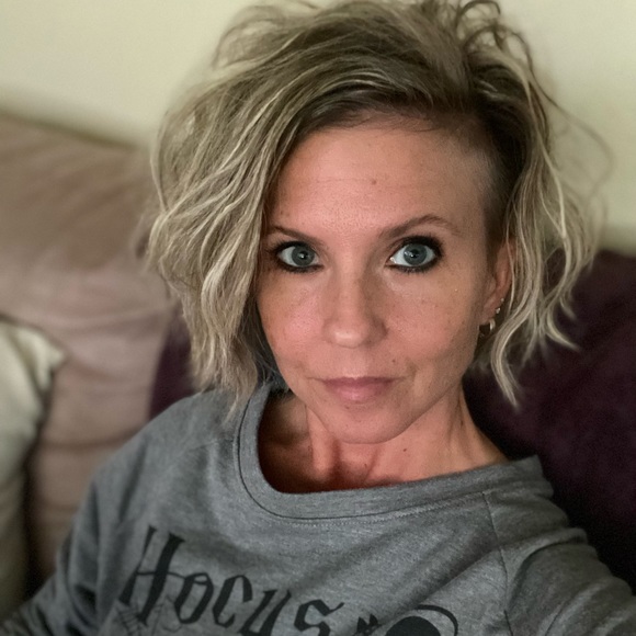 Meet your Posher, Lisa - Picture 1 of 1